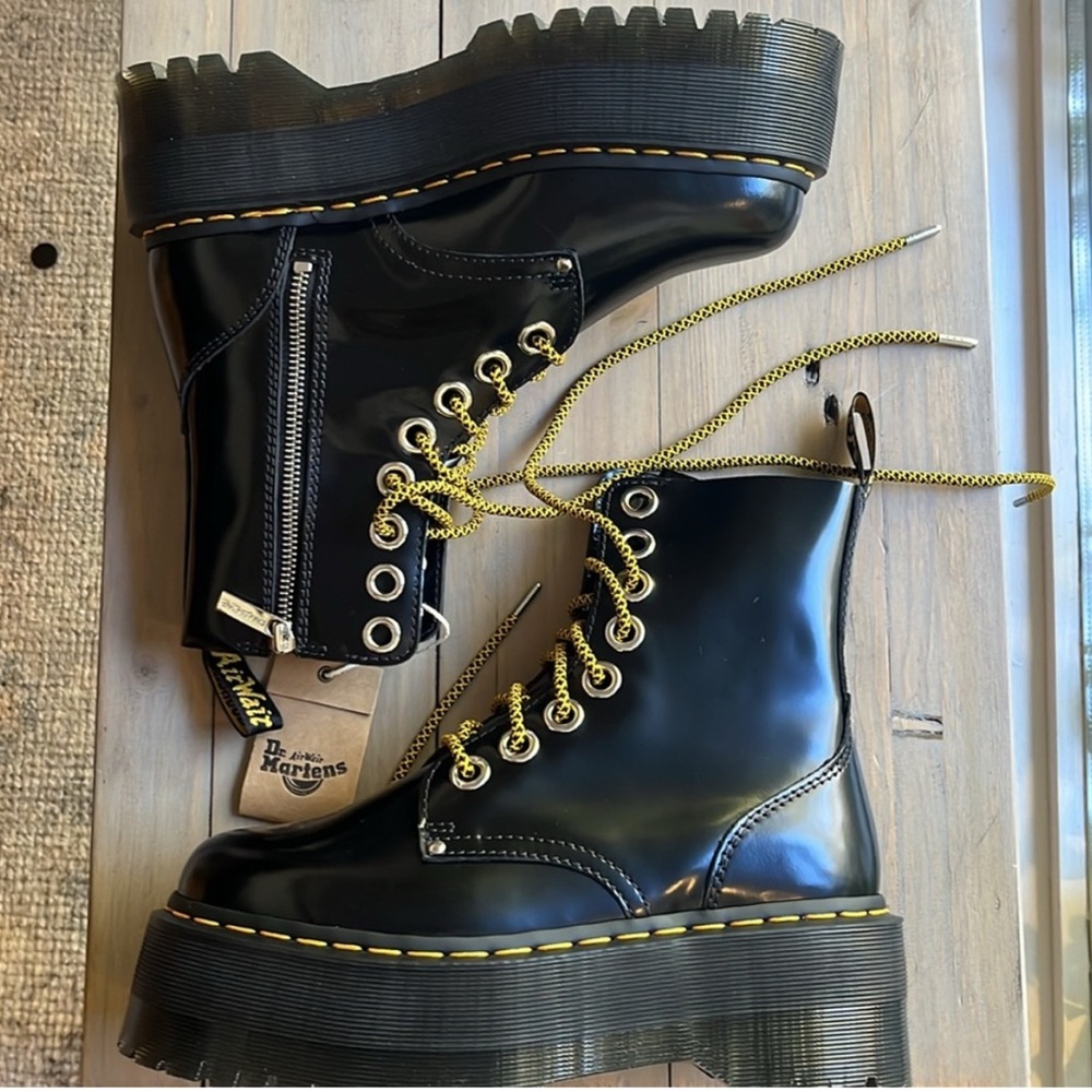 New. Dr Martens JADON MAX PLATFORM Boots in Black Satin Gloss Size 8